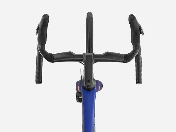 Bicykel Trek Madone SL 7 Gen 8 Matte Cobalt Blue/Trek Black/Living Coral 2027