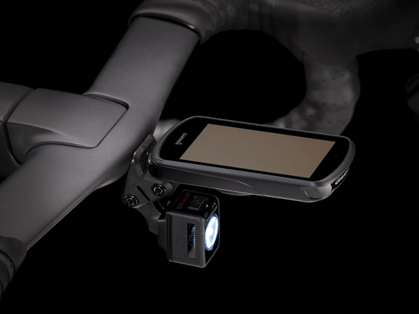 Bicykel Trek Madone SLR 6 eTap Gen 6 Dark Prismatic/Trek Black 2022