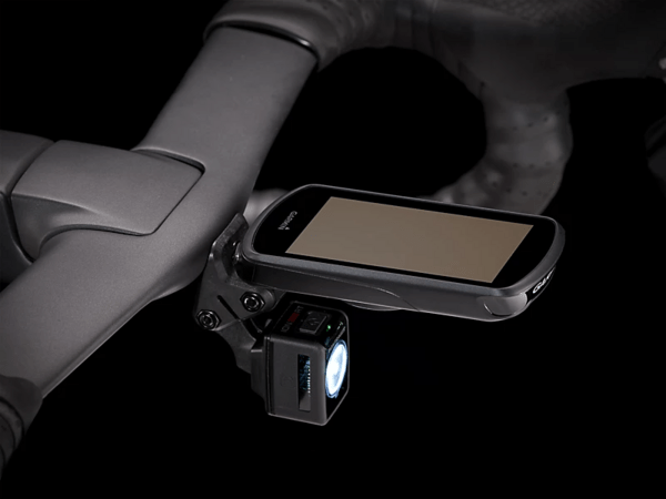 Bicykel Trek Madone SLR 6 eTap Gen 6 Navy Carbon Smoke/Blue 2022