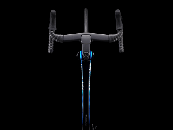 Bicykel Trek Madone SLR 6 eTap Gen 6 Navy Carbon Smoke/Blue 2022