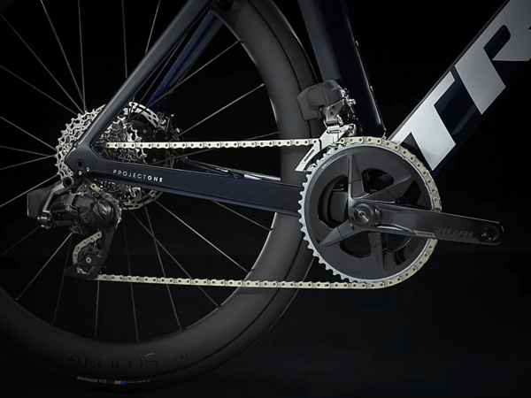 Bicykel Trek Madone SLR 6 eTap Gen 6 Navy Carbon Smoke/Blue 2022