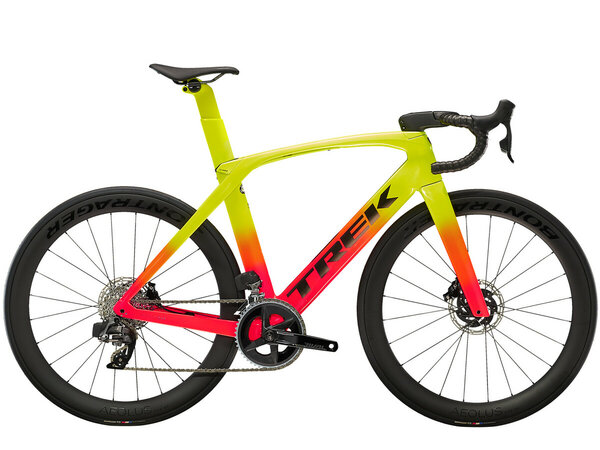 Bicykel Trek Madone SLR 6 eTap Gen 6 Radioactive Coral to Yellow Fade 2022