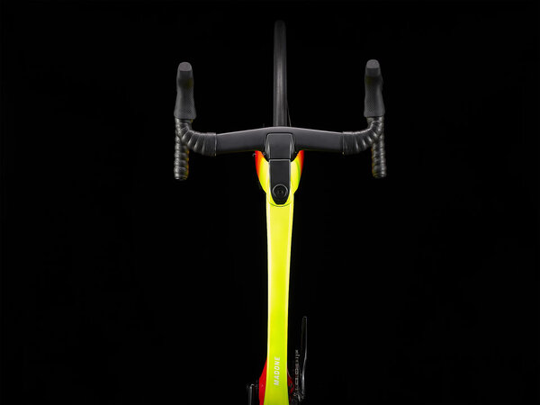 Bicykel Trek Madone SLR 6 eTap Gen 6 Radioactive Coral to Yellow Fade 2022