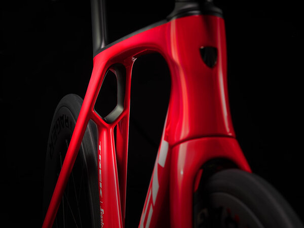 Bicykel Trek Madone SLR 6 eTap Gen 7 Viper Red 2024