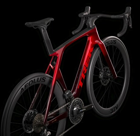 Bicykel Trek Madone SLR 7 AXS Gen 7 Metallic Red Smoke to Red Carbon Smoke 2024