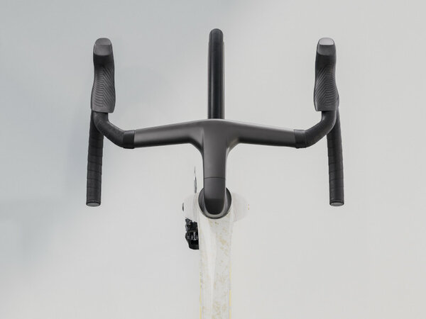 Bicykel Trek Madone SLR 7 AXS  White/Supernova Marble 2025