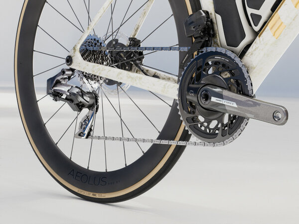 Bicykel Trek Madone SLR 7 AXS  White/Supernova Marble 2025