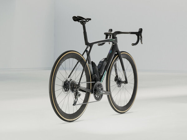 Bicykel Trek Madone SLR 7 AXS Gen 8 Matte Carbon Smoke/Prismatic Pearl 2025