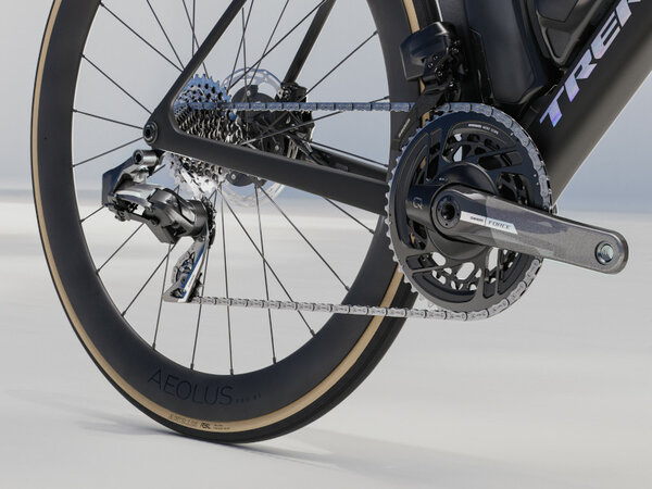 Bicykel Trek Madone SLR 7 AXS Gen 8 Matte Carbon Smoke/Prismatic Pearl 2025