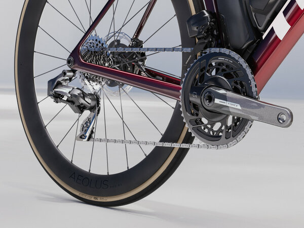 Bicykel Trek Madone SLR 7 AXS Gen 8 Carbon Red Smoke 2025