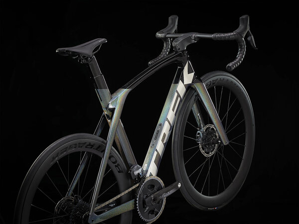 Bicykel Trek Madone SLR 7 eTap Gen 6 Dark Prismatic/Trek Black 2022