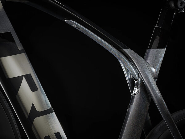 Bicykel Trek Madone SLR 7 eTap Gen 6 Dark Prismatic/Trek Black 2022