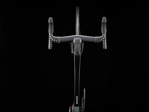 Bicykel Trek Madone SLR 7 eTap Gen 6 Dark Prismatic/Trek Black 2022