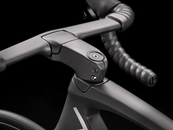 Bicykel Trek Madone SLR 7 eTap Gen 6 Matte Deep Smoke 2022