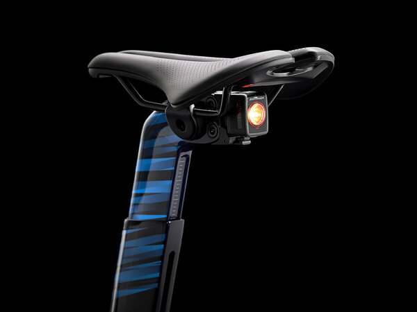 Bicykel Trek Madone SLR 7 eTap Gen 6 Navy Carbon Smoke/Blue 2022