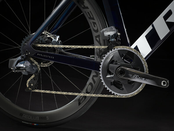 Bicykel Trek Madone SLR 7 eTap Gen 6 Navy Carbon Smoke/Viper Red 2023