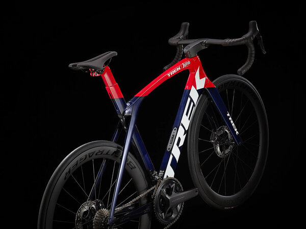 Bicykel Trek Madone SLR 7 Gen 6 Navy Carbon Smoke/Viper Red 2022