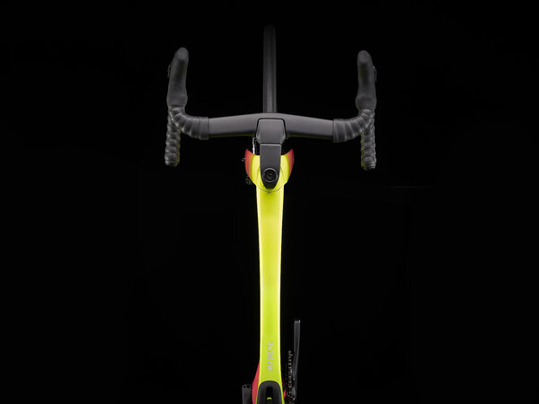 Bicykel Trek Madone SLR 7 Gen 6 Radioactive Coral to Yellow Fade 2022