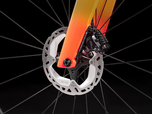 Bicykel Trek Madone SLR 7 Gen 6 Radioactive Coral to Yellow Fade 2022