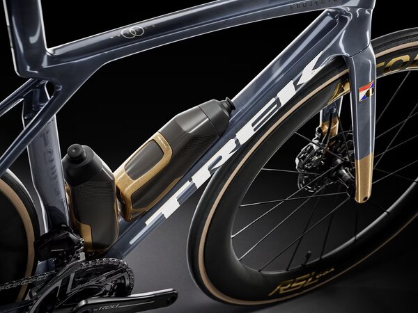 Bicykel Trek Madone SLR 9 AXS Gen 8 No. 76 ICON 2027