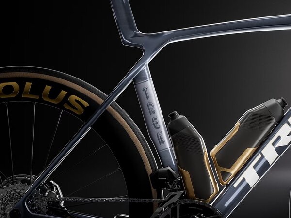 Bicykel Trek Madone SLR 9 AXS Gen 8 No. 76 ICON 2027