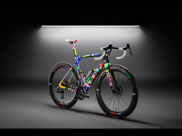 Bicykel Trek Madone SLR 9 AXS Gen 8 The First 50 ICON 2027