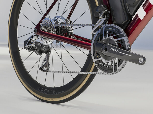 Bicykel Trek Madone SLR 9 AXS Gen 8 Carbon Red Smoke 2026