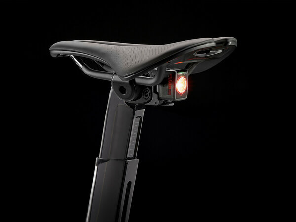 Bicykel Trek Madone SLR 9 eTap Gen 6 Dark Prismatic/Trek Black 2022