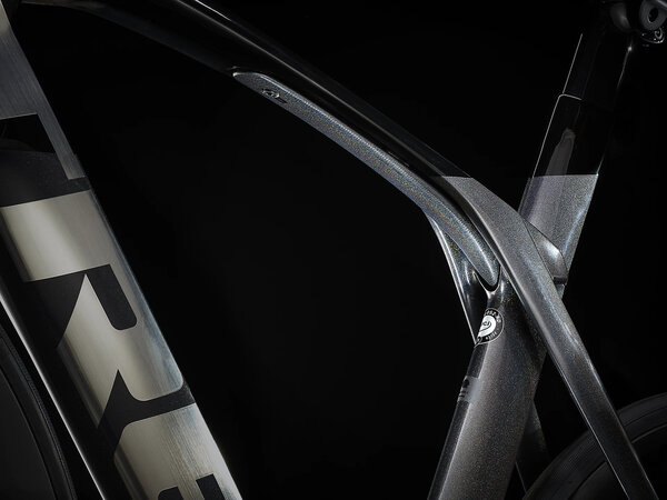 Bicykel Trek Madone SLR 9 eTap Gen 6 Dark Prismatic/Trek Black 2022