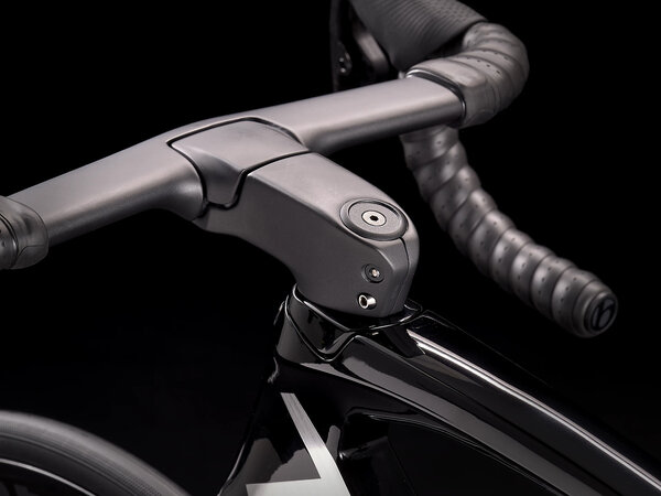 Bicykel Trek Madone SLR 9 eTap Gen 6 Dark Prismatic/Trek Black 2022