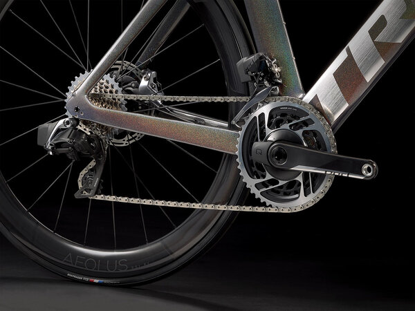 Bicykel Trek Madone SLR 9 eTap Gen 6 Dark Prismatic/Trek Black 2022