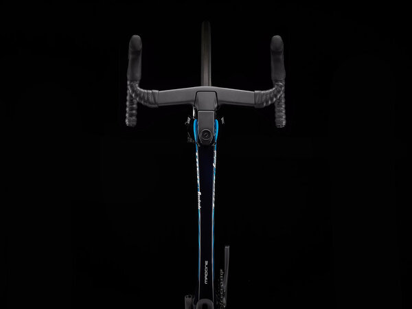 Bicykel Trek Madone SLR 9 eTap Gen 6 Navy Carbon Smoke/Blue 2022