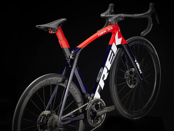 Bicykel Trek Madone SLR 9 Gen 6 Navy Carbon Smoke/Viper Red 2022