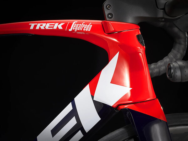 Bicykel Trek Madone SLR 9 Gen 6 Navy Carbon Smoke/Viper Red 2022