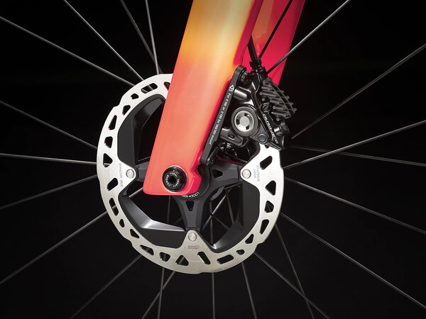 Bicykel Trek Madone SLR 9 Gen 6 Radioactive Coral to Yellow Fade 2022