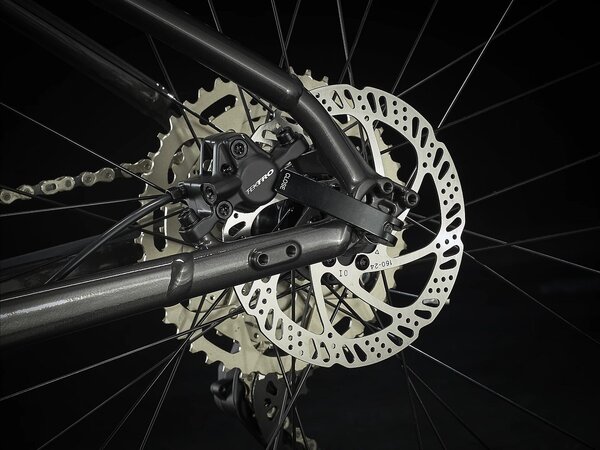 Bicykel Trek Marlin 6 Rage Red to Dnister Black Fade E 2023