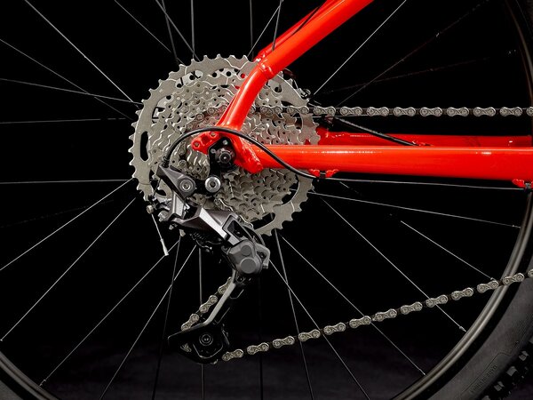 Bicykel Trek Marlin 7 Marigold to Radioactive Red Fade 2022