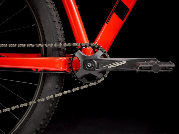 Bicykel Trek Marlin 7 Marigold to Radioactive Red Fade 2022