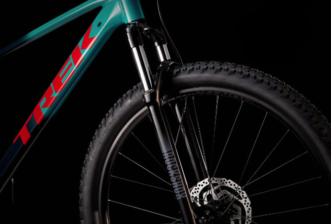 Bicykel Trek Marlin 7 Teal to Nautical Navy Fade 2023