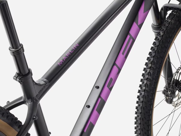 Bicykel Trek Marlin 7 Gen 3 Matte Dark Web/Clear Gloss Splatter 2026