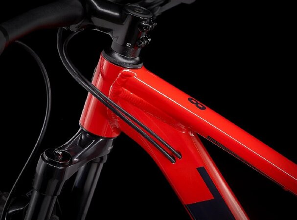 Bicykel Trek Marlin 8 Gloss Radioactive Red / Nautical E 2023