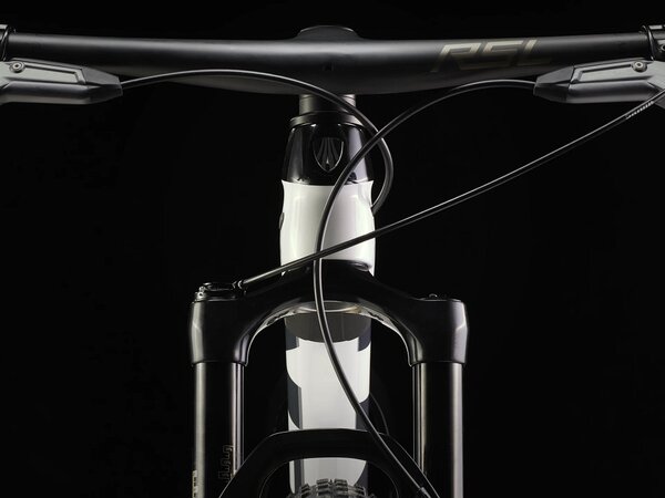 Bicykel Trek Procaliber 9.7 AXS White Prismatic 2024