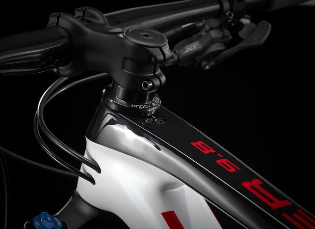 Bicykel Trek Procaliber 9.8 Crystal White/Trek Black 2021