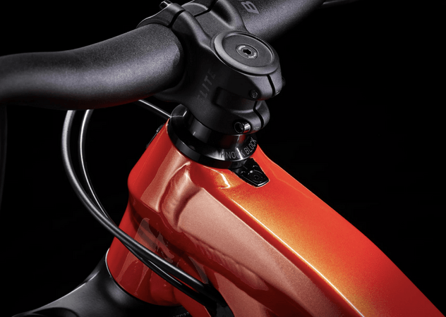 Bicykel Trek Slash 7 Deore/XT Lava 2023