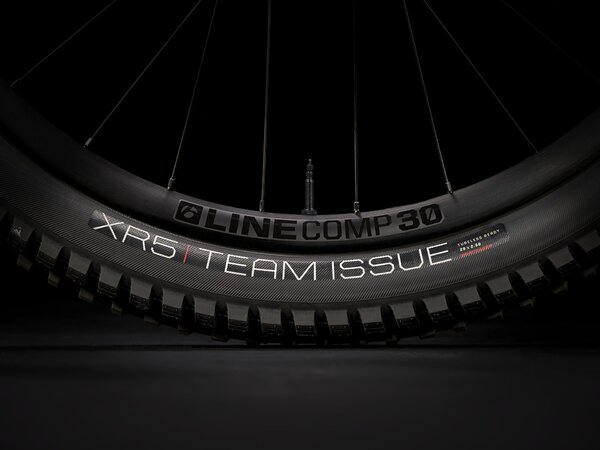 Bicykel Trek Slash 8 Gen 6 Plasma Grey Pearl 2025