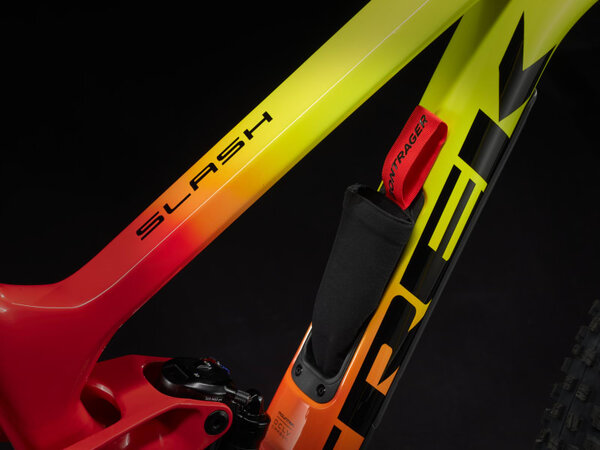 Bicykel Trek Slash 9.8 GX Gen 5 Radioactive Coral to Yellow Fade 2022