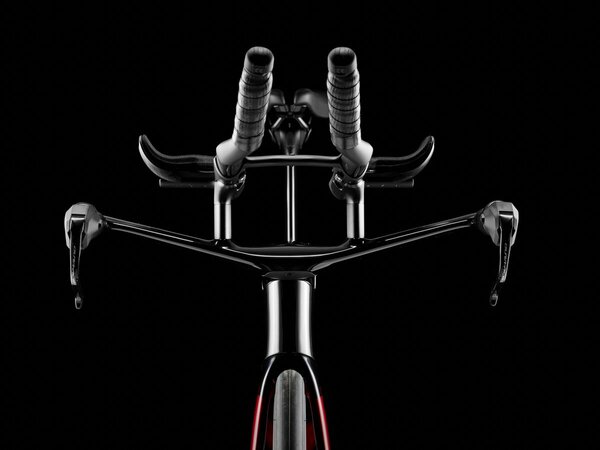 Bicykel Trek Speed Concept SLR 7 AXS Metal Red Smoke to Carbon Red Smoke Fade 2026