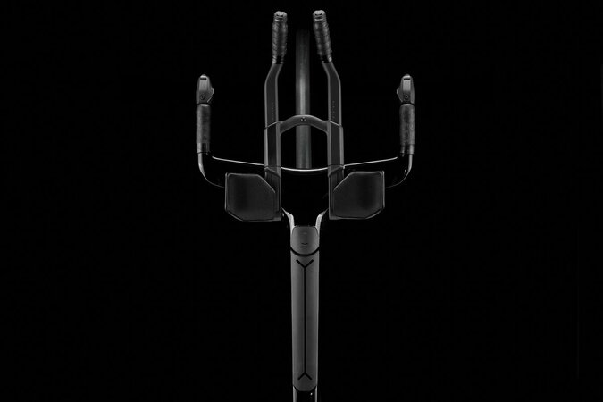 Bicykel Trek Speed Concept SLR 7 AXS Metal Red Smoke to Carbon Red Smoke Fade 2026