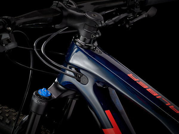 Bicykel Trek Supercaliber 9.8 GX Carbon Blue Smoke/Radioactive Coral 2021