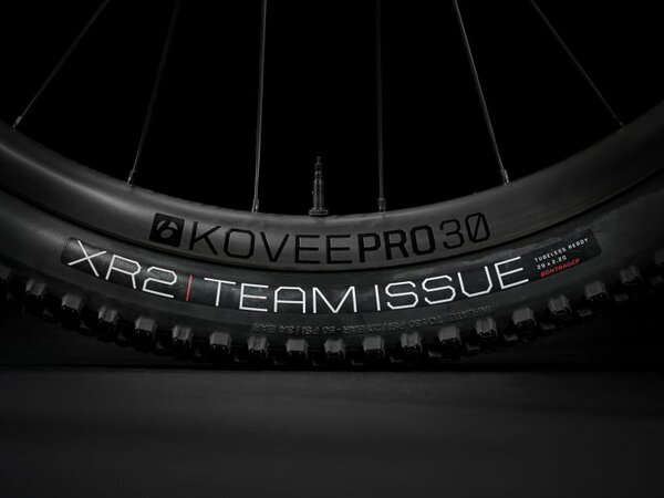 Bicykel Trek Supercaliber 9.8 GX AXS Crimson 2023